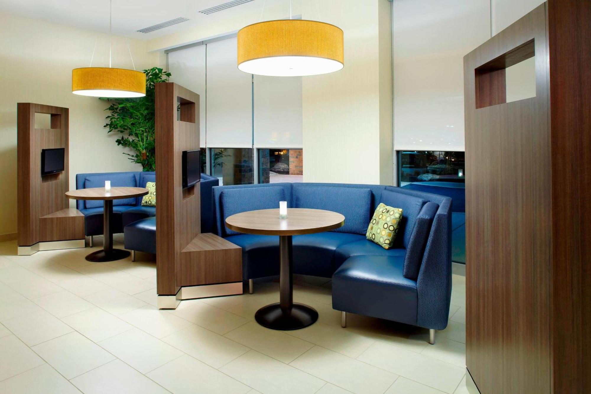 คอร์ตยาร์ด ออร์แลนโด เซาท์/กรันเด เลค แอเรีย Hotel Williamsburg ภายนอก รูปภาพ